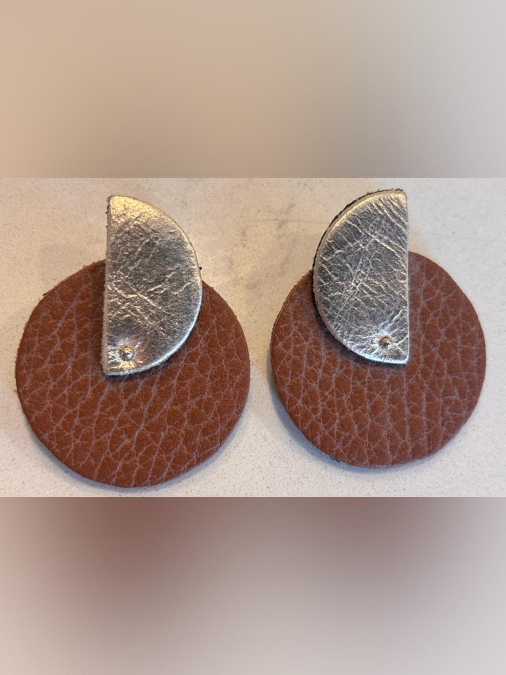 🌸 Leather Circle Stud Earrings Black and Brown